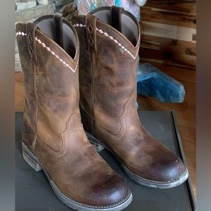 Ariat Unbridled Roper
